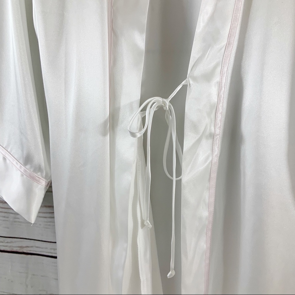 Linea Donatella Wedding MRS Robe - Picture 3 of 7